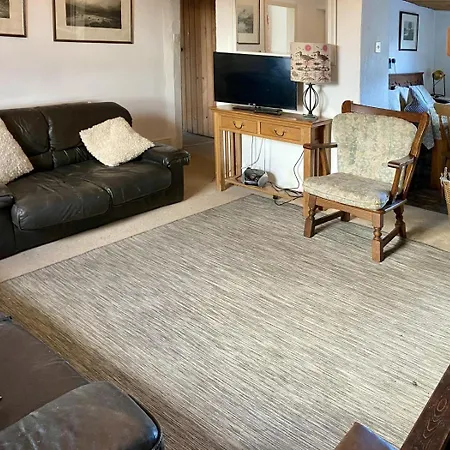 4 Bed In Ballyconneely Oc-i236 * Callow